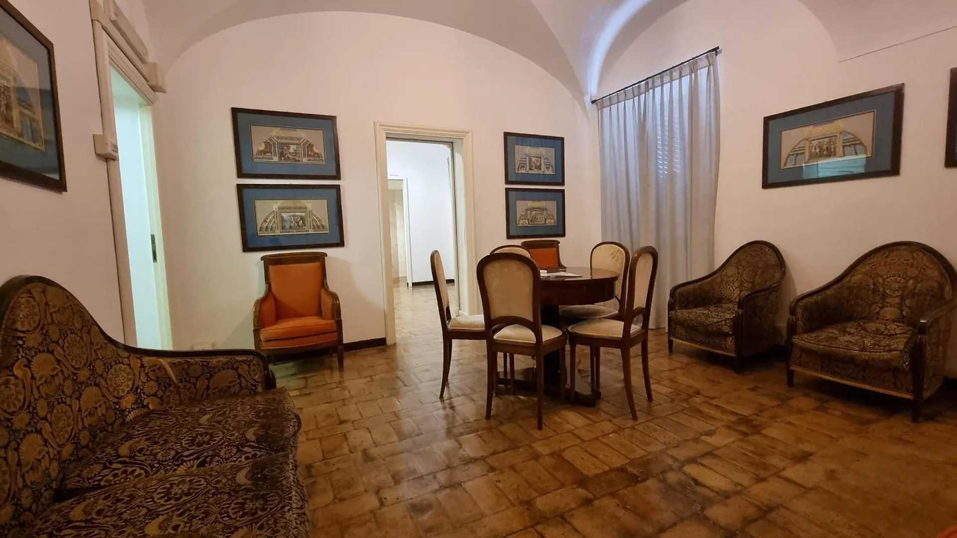 Luxury 2 Bedroom Apartment In The Heart Of Roma